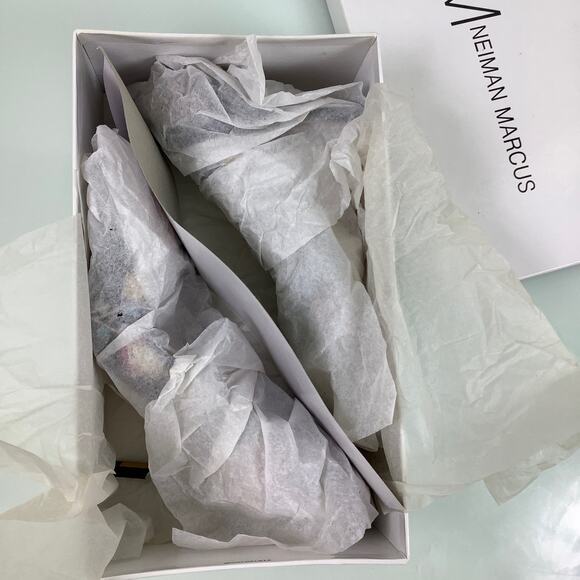 Neiman Marcus Prestige Embroidered Mesh Stiletto heels size 6.5 M - Picture 12 of 12